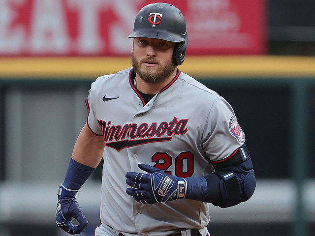 Twins reportedly trade Josh Donaldson, shortstop to Yankees for