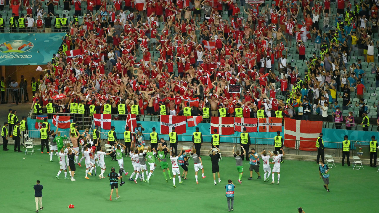 BAKU, AZERBAIJAN - JULY 03: Players of Denmark celebrate their side's victory with the fans after the UEFA Euro 2020 Championship Quarter-final match between Czech Republic and Denmark at Baku Olimpiya Stadionu on July 03, 2021 in Baku, Azerbaijan.
