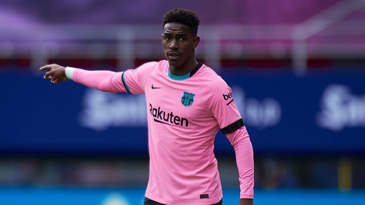 EIBAR, SPAIN - MAY 22: Junior Firpo of Barcelona reacts during the La Liga Santander match between SD Eibar and FC Barcelona at Estadio Municipal de Ipurua on May 22, 2021 in Eibar, Spain. Sporting stadiums around Spain remain under strict restrictions due to the Coronavirus Pandemic as Government social distancing laws prohibit fans inside venues resulting in games being played behind closed doors