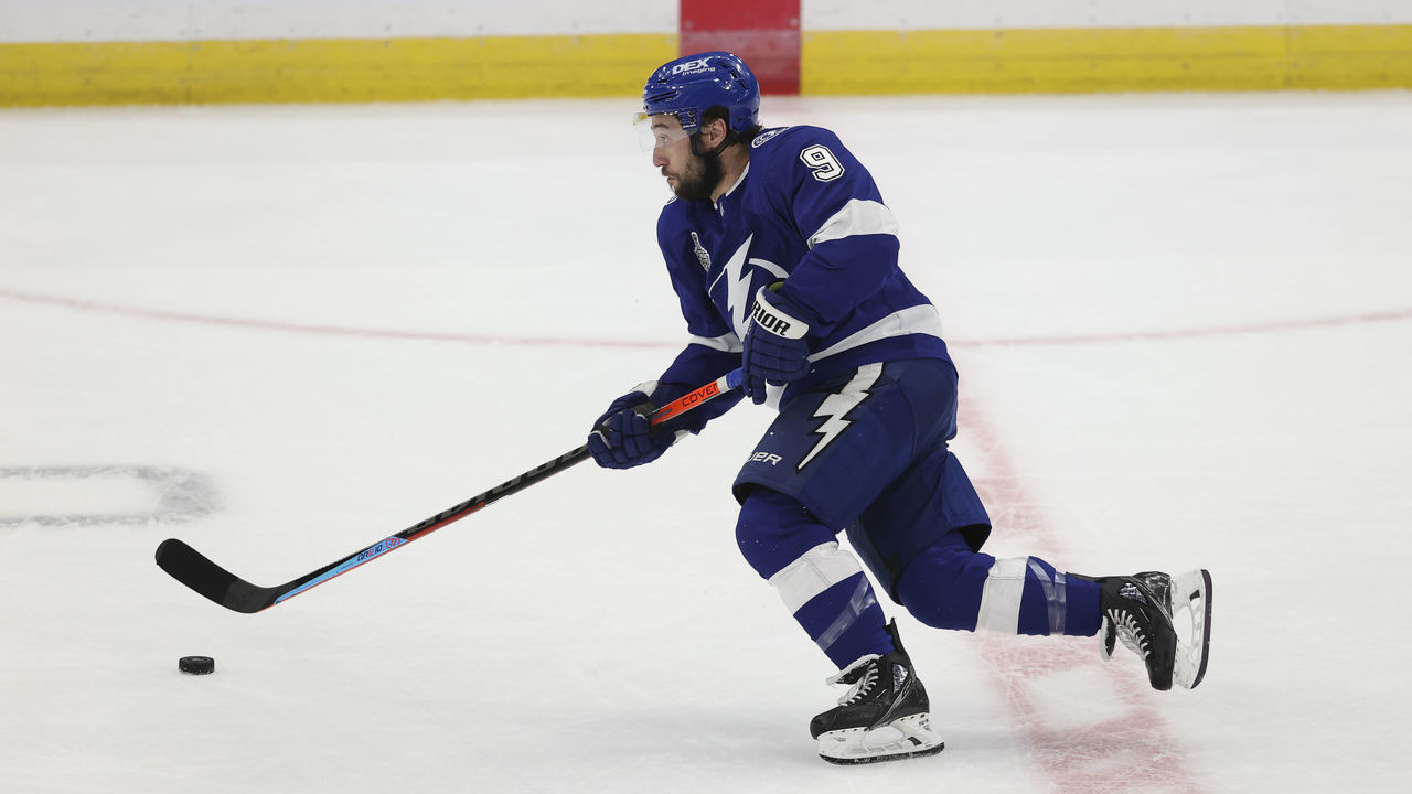 TAMPA, FL - JUNE 28: Tampa Bay Lightning center Tyler Johnson (9) skates during Game 1 of the 2021 NHL Stanley Cup Final between the Montreal Canadiens and Tampa Bay Lightning on June 28, 2021 at Amalie Arena in Tampa, FL.