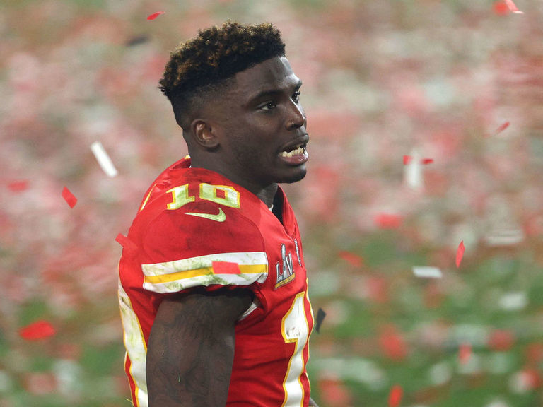 Column: Tyreek Hill of Chiefs heads back to Super Bowl with Bucs well aware  of his dangerous speed - The San Diego Union-Tribune