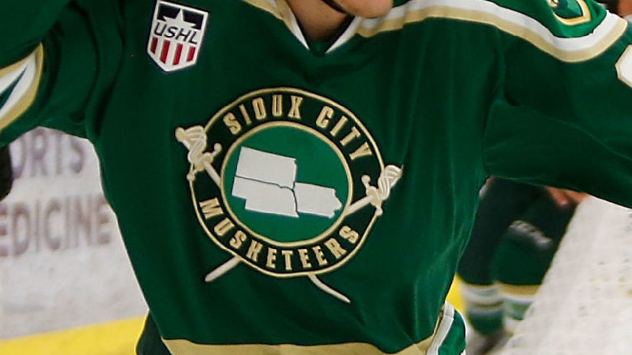 CRANBERRY TOWNSHIP, PA - SEPTEMBER 28: Samuel Salonen #23 of the Sioux City Musketeers reacts after scoring a goal during the game against the Cedar Rapids RoughRiders on Day 1 of the USHL Fall Classic at UPMC Lemieux Sports Complex on September 28, 2017 in Cranberry Township, Pennsylvania.