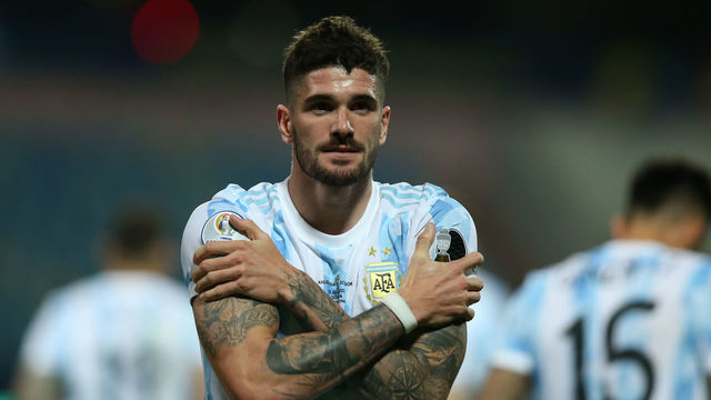 GOIANIA, BRAZIL - JULY 03: Rodrigo De Paul of Argentina celebrates after scoring the first goal of his team during a quarter-final match of Copa America Brazil 2021 between Argentina and Ecuador at Estadio Olimpico on July 03, 2021 in Goiania, Brazil.
