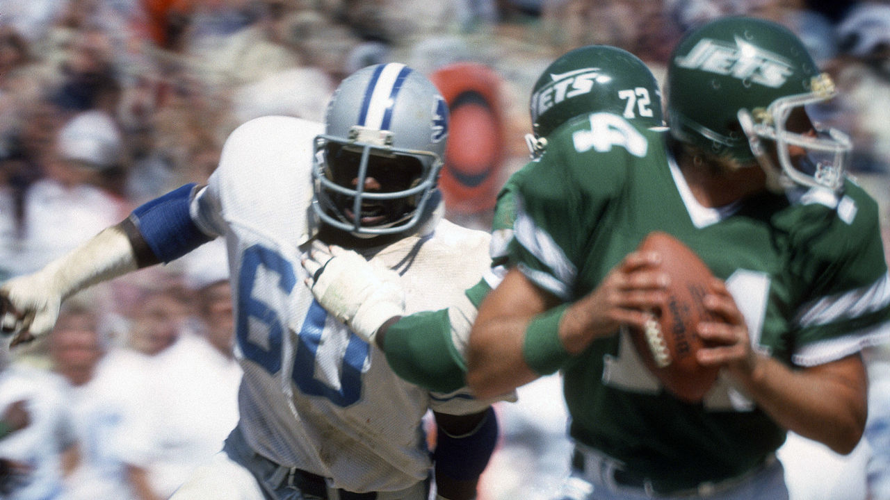 NEW YORK - SEPTEMBER 16: Al Baker #60 of the Detroit Lions in action against the New York Jets during an NFL football game September 16, 1979 at Shea Stadium in the Queens borough of New York City. Baker played for the Lions from 1978-82.