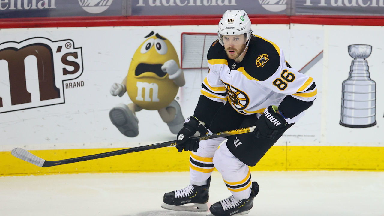 NEWARK, NJ - MAY 03: Boston Bruins defenseman Kevan Miller (86) skates during the National Hockey League game between the New Jersey Devils and the Boston Bruins on May 3, 2021 at the Prudential Center in Newark, NJ.
