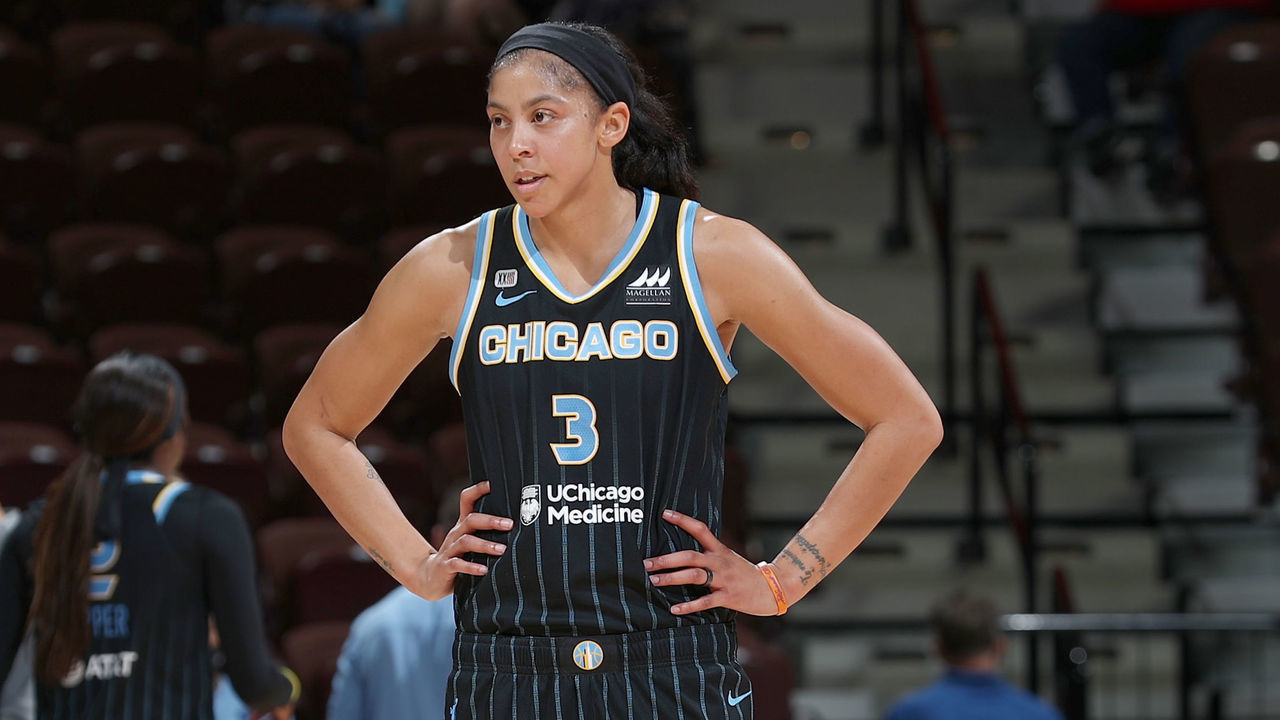 UNCASVILLE, CT - JUNE 27: Candace Parker #3 of the Chicago Sky looks on during the game against the Connecticut Sun on June 27, 2021 at the Mohegan Sun Arena in Uncasville, Connecticut. Mandatory Copyright Notice: Copyright 2021 NBAE