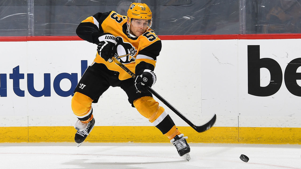 PITTSBURGH, PA - MAY 18: Teddy Blueger #53 of the Pittsburgh Penguins skates against the New York Islanders in Game Two of the First Round of the 2021 Stanley Cup Playoffs at PPG PAINTS Arena on May 18, 2021 in Pittsburgh, Pennsylvania.
