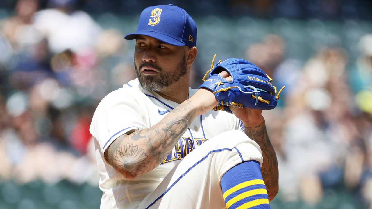 Mariners Pitcher Hector Santiago Suspended for Using Foreign Substance