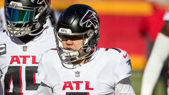 KANSAS CITY, MO - DECEMBER 27: Atlanta Falcons kicker Younghoe Koo (7) on the field prior to the game against the Kansas City Chiefs at Arrowhead Stadium in Kansas City, Missouri.