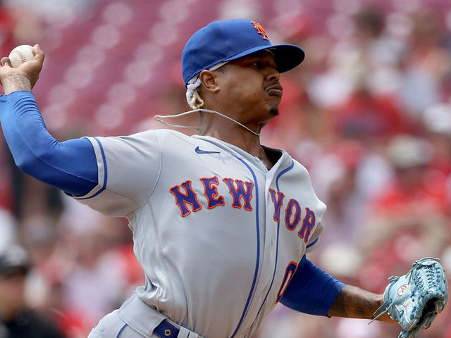 CINCINNATI, OHIO - JULY 21: Marcus Stroman #0 of the New York Mets pitches in the first inning against the Cincinnati Reds at Great American Ball Park on July 21, 2021 in Cincinnati, Ohio.