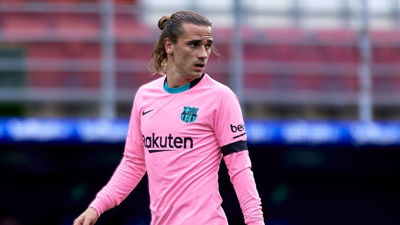 EIBAR, SPAIN - MAY 22: Antoine Griezmann of Barcelona looks on during the La Liga Santander match between SD Eibar and FC Barcelona at Estadio Municipal de Ipurua on May 22, 2021 in Eibar, Spain. Sporting stadiums around Spain remain under strict restrictions due to the Coronavirus Pandemic as Government social distancing laws prohibit fans inside venues resulting in games being played behind closed doors