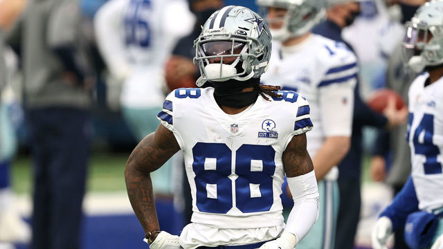 EAST RUTHERFORD, NEW JERSEY - JANUARY 03: CeeDee Lamb #88 of the Dallas Cowboys warms up prior to the game against the New York Giants at MetLife Stadium on January 03, 2021 in East Rutherford, New Jersey.