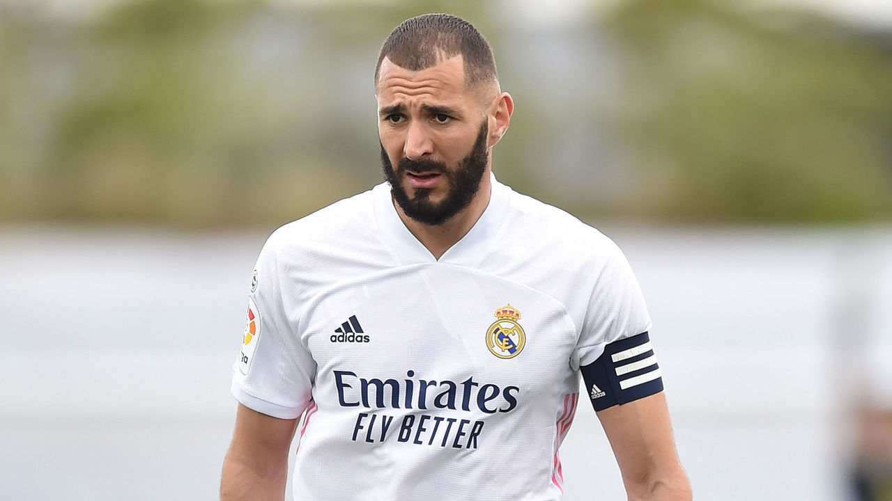 MADRID, SPAIN - MAY 22: Karim Benzema of Real Madrid looks on during the La Liga Santander match between Real Madrid and Villarreal CF at Estadio Alfredo de Stefano on May 22, 2021 in Madrid, Spain. Sporting stadiums around Spain remain under strict restrictions due to the Coronavirus Pandemic as Government social distancing laws prohibit fans inside venues resulting in games being played behind closed doors
