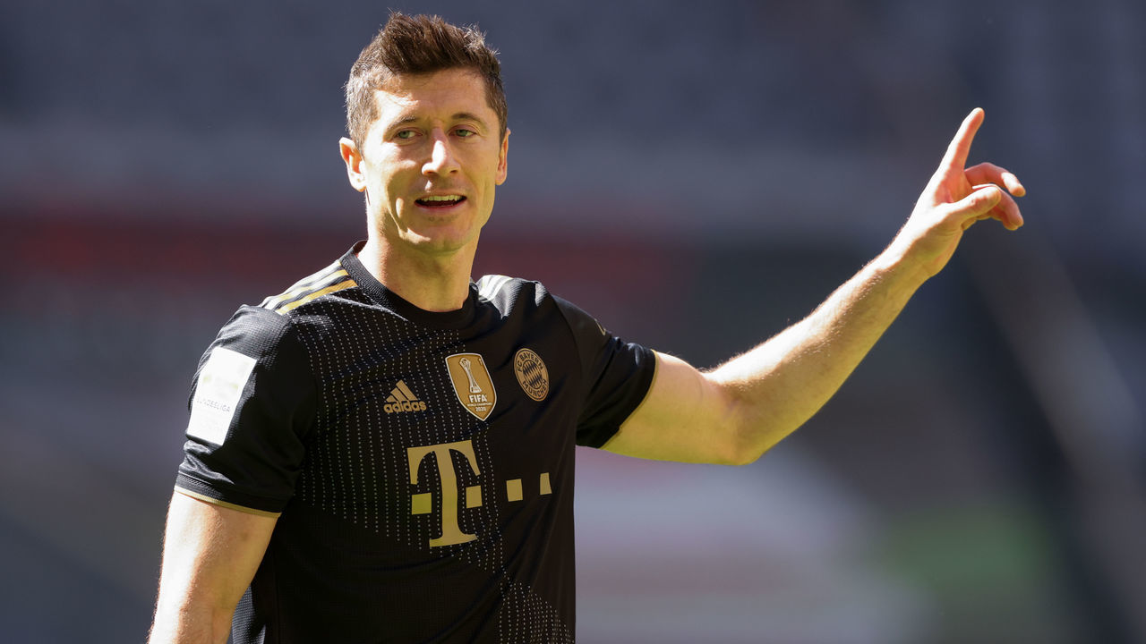 MUNICH, GERMANY - MAY 22: Robert Lewandowski of Bayern Muenchen reacts during the Bundesliga match between FC Bayern Muenchen and FC Augsburg at Allianz Arena on May 22, 2021 in Munich, Germany. After the Bavarian cabinet decided on first relaxations for outdoor events, the current Corona situation allows FC Bayern to have its last match of the season in front of 250 spectators in the Allianz Arena. Of these, 100 tickets are given to people from the health sector selected by the Ministry of Health.