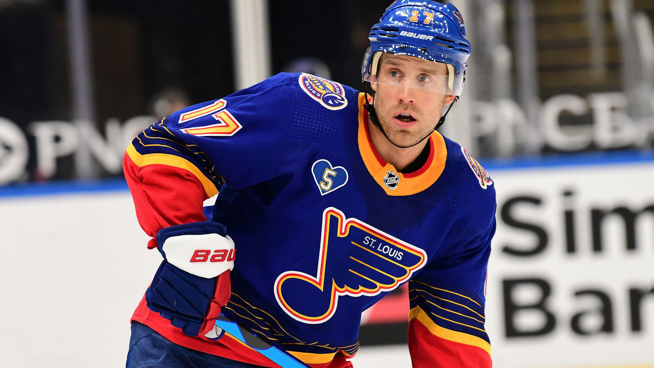 ST. LOUIS, MO - MAY 03: St. Louis Blues left wing Jaden Schwartz (17) during a NHL game between the Anaheim Ducks and the St. Louis Blues on May 03, 2021, at Enterprise Center, St. Louis, Mo. ,