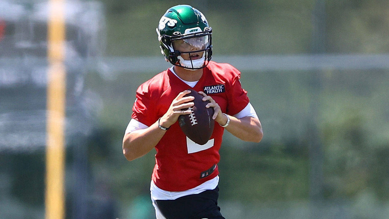 FLORHAM PARK, NEW JERSEY - JUNE 15: Zach Wilson #2 of the New York Jets runs drills during New York Jets Mandatory Minicamp on June 15, 2021 at Atlantic Health Jets Training Center in Florham Park, New Jersey.