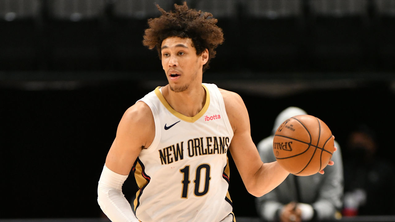 DALLAS, TX - MAY 12: Jaxson Hayes #10 of the New Orleans Pelicans handles the ball during the game against the Dallas Mavericks on May 12, 2021 at the American Airlines Center in Dallas, Texas. Mandatory Copyright Notice: Copyright 2021 NBAE