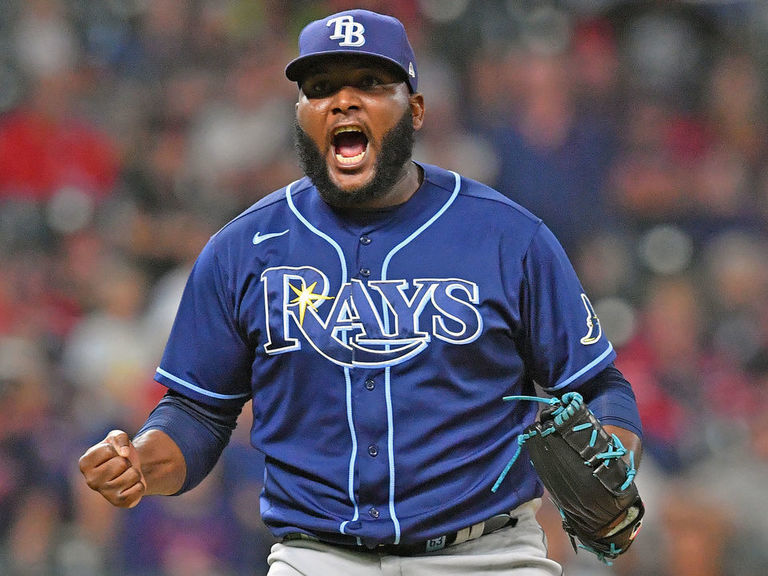 Mariners land closer Castillo from Rays