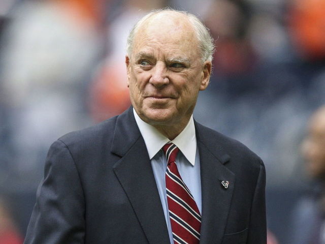 Report: Kaepernick attends Texans owner's deposition in collusion case