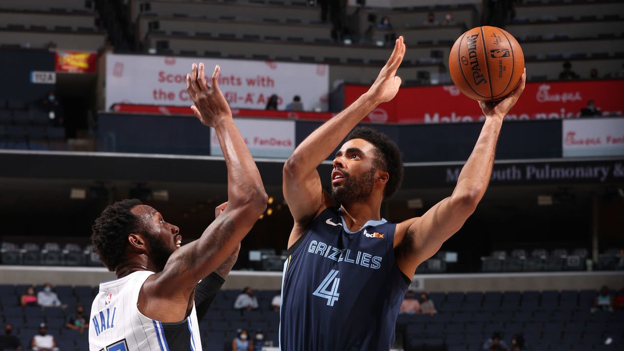 MEMPHIS, TN - APRIL 30: Jontay Porter #4 of the Memphis Grizzlies shoots the ball against the Orlando Magic on April 30, 2021 at FedExForum in Memphis, Tennessee. Mandatory Copyright Notice: Copyright 2021 NBAE