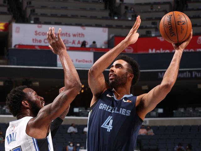 MEMPHIS, TN - APRIL 30: Jontay Porter #4 of the Memphis Grizzlies shoots the ball against the Orlando Magic on April 30, 2021 at FedExForum in Memphis, Tennessee. Mandatory Copyright Notice: Copyright 2021 NBAE