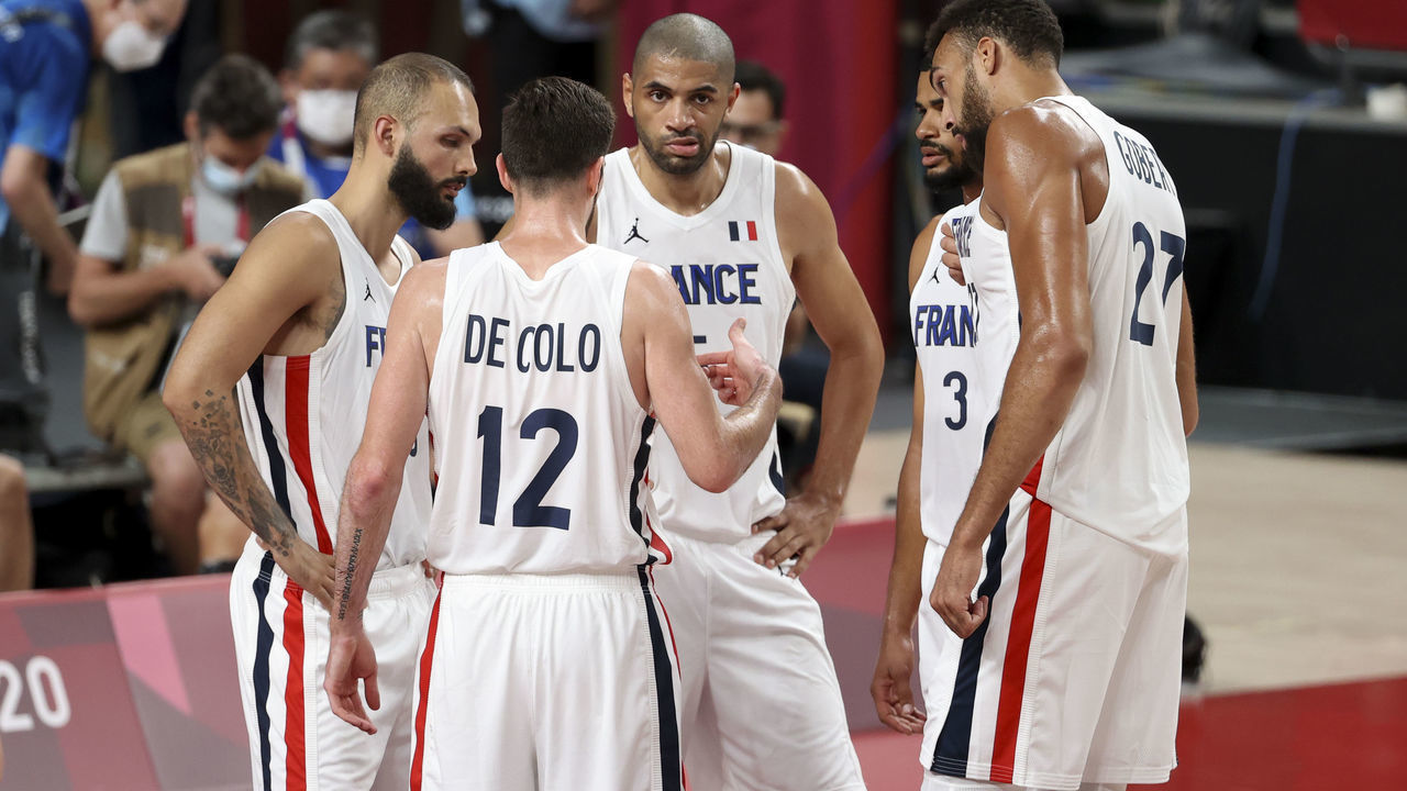 SAITAMA, JAPAN - JULY 25: Evan Fournier, Nando de Colo, Nicolas Batum, Timothe Luwawu-Cabarrot, Rudy Gobert of France during the Men's Preliminary Round Group B basketball game between United States and France on day two of the Tokyo 2020 Olympic Games at Saitama Super Arena on July 25, 2021 in Saitama, Japan