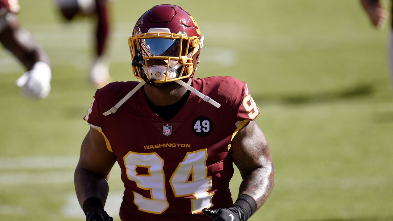 LANDOVER, MD - NOVEMBER 08: Daron Payne #94 of the Washington Football Team warms up before the game against the New York Giants at FedExField on November 8, 2020 in Landover, Maryland.