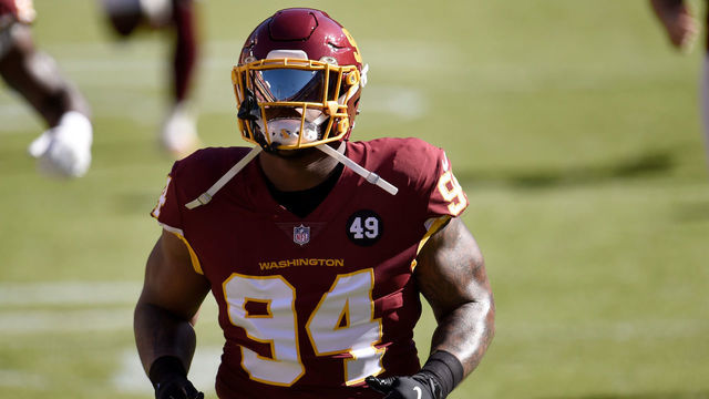 LANDOVER, MD - NOVEMBER 08: Daron Payne #94 of the Washington Football Team warms up before the game against the New York Giants at FedExField on November 8, 2020 in Landover, Maryland.