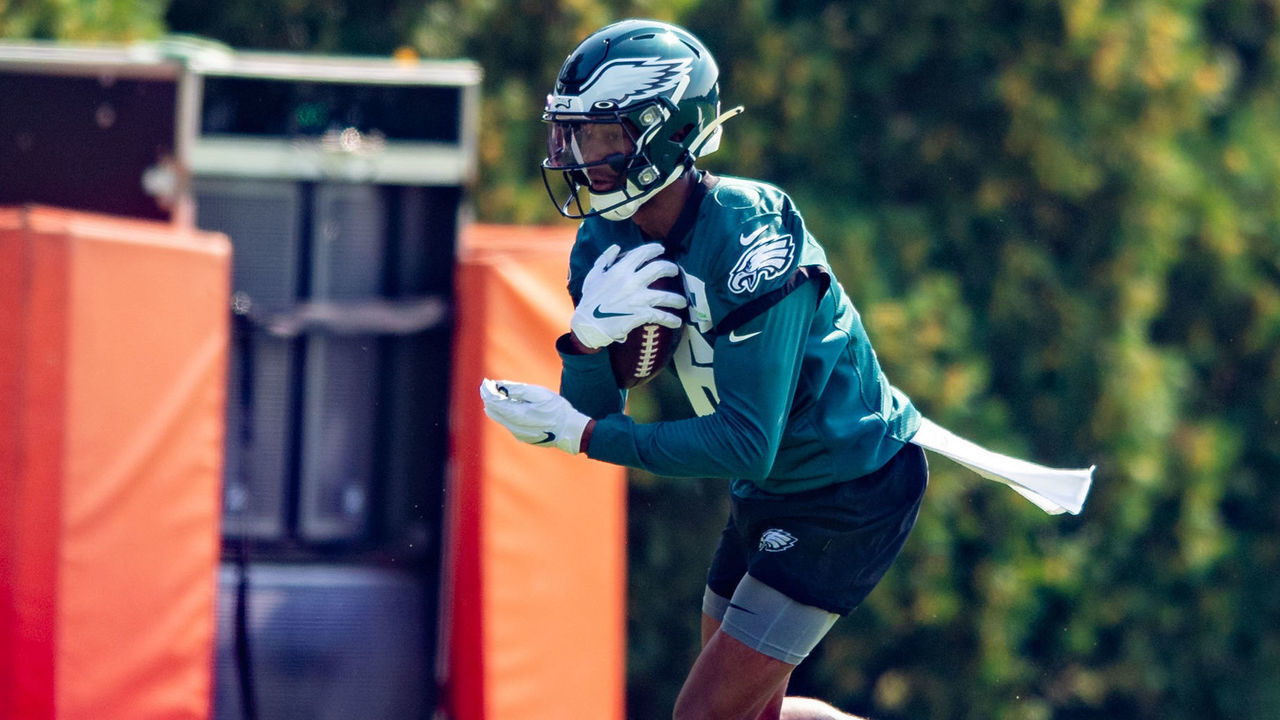 PHILADELPHIA, PA - JULY 30: Philadelphia Eagles wide receiver DeVonta Smith (6) during Philadelphia Eagles training camp on July 30, 2021 at Novacare Complex in Philadelphia, PA