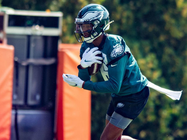 Philadelphia Eagles' DeVonta Smith 'week to week' with knee sprain