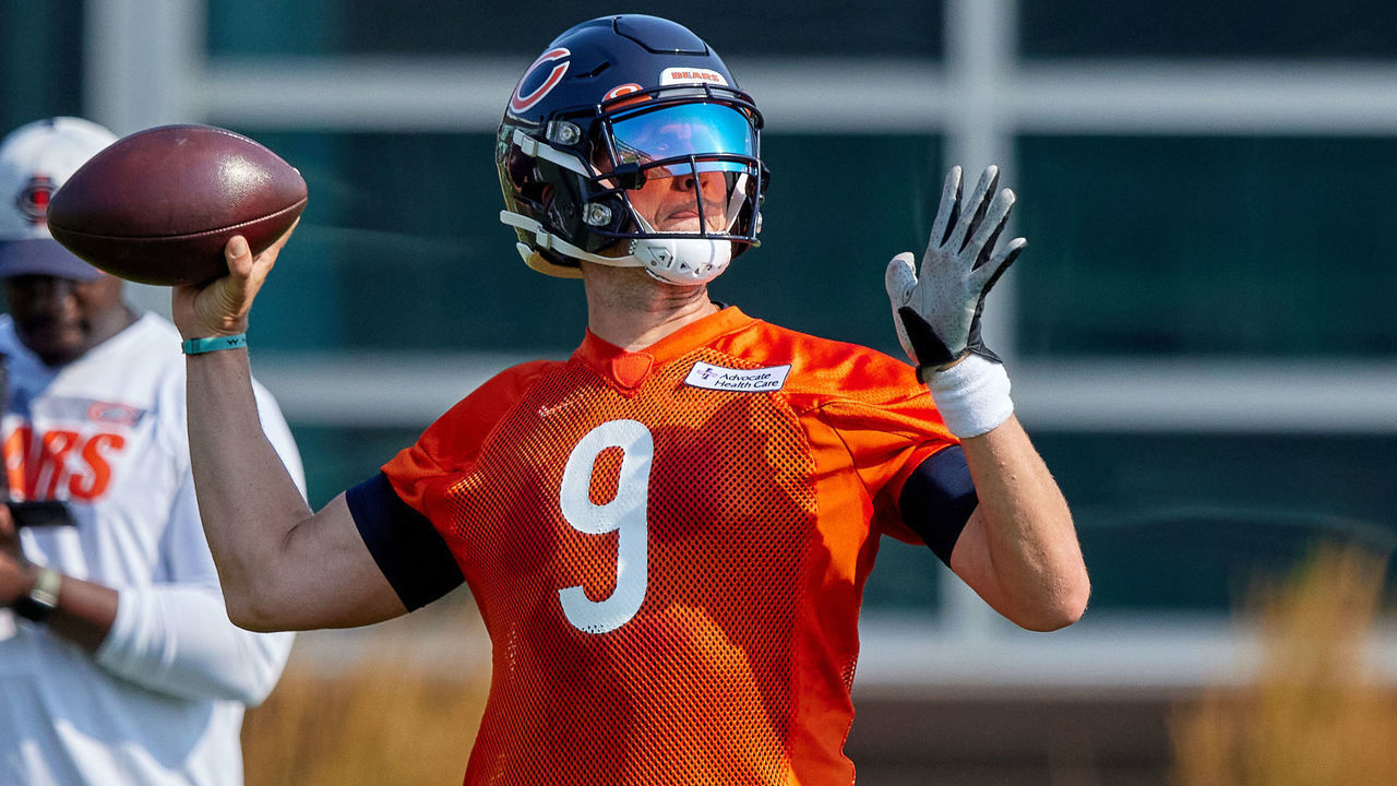 LAKE FOREST, IL - JULY 29: Chicago Bears quarterback Nick Foles (9) throws the football in action during the Chicago Bears training camp on July 29, 2021 at Halas Hall in Lake Forest, IL.
