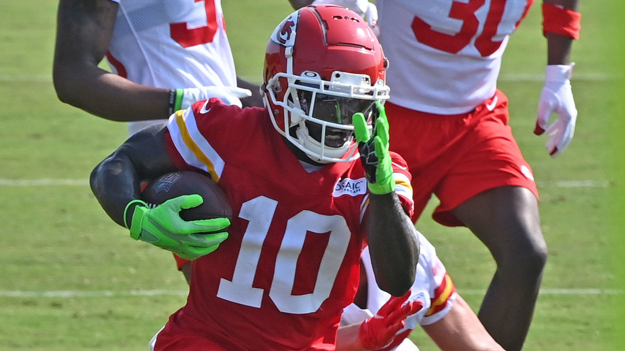 ST JOSEPH, MISSOURI - JULY 28: Wide receiver Tyreek Hill #10 of the Kansas City Chiefs runs up field during training camp at Missouri Western State University on July 28, 2021 in St Joseph, Missouri.
