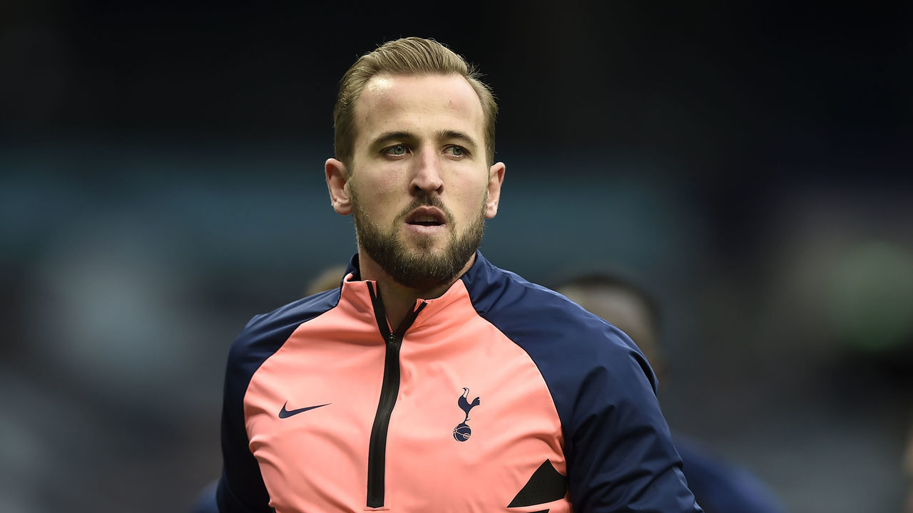 Tottenham Hotspur's Harry Kane warming up before the Premier League match at Tottenham Hotspur Stadium, London.