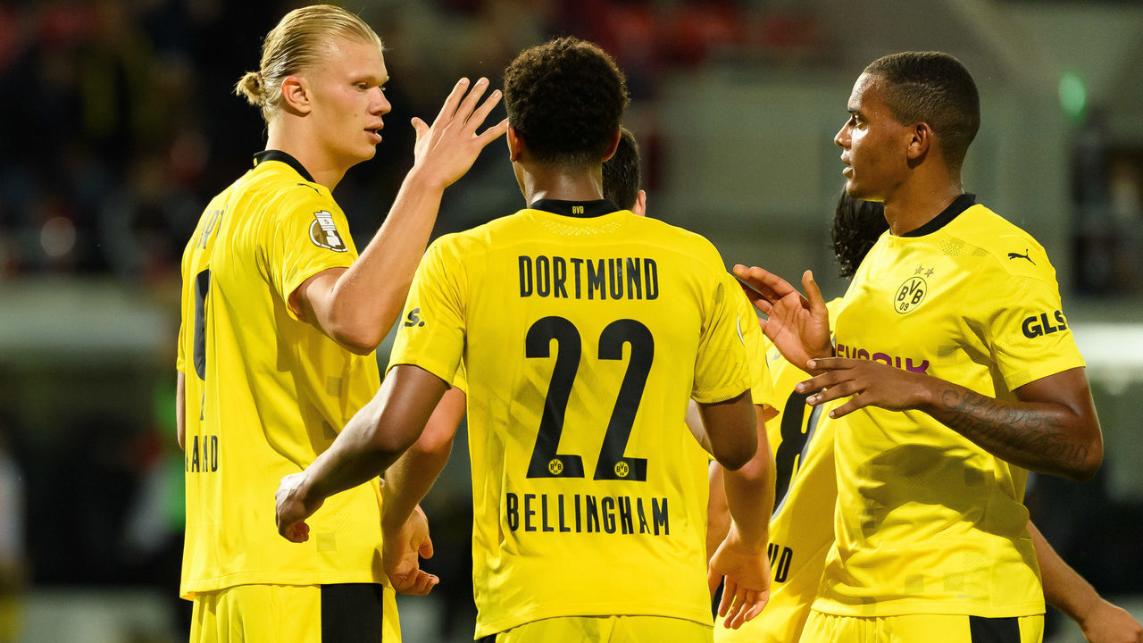 WIESBADEN, GERMANY - AUGUST 07: (BILD ZEITUNG OUT) Erling Haaland of Borussia Dortmund celebrates after scoring his team's third goal with teammates during the DFB Cup first round match between SV Wehen Wiesbaden and Borussia Dortmund at BRITA-Arena on August 7, 2021 in Wiesbaden, Germany.