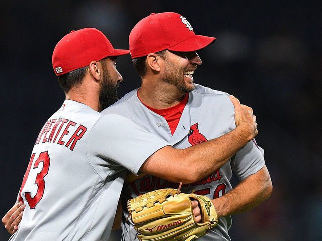 Adam Wainwright throws complete game 2-hit shutout of Pirates