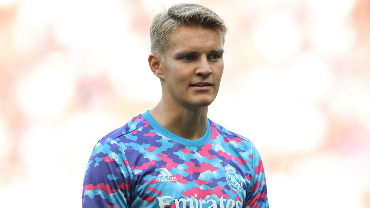 KLAGENFURT, AUSTRIA - AUGUST 08: Martin Odegaard of Real Madrid looks on during the warm up prior to the Pre-season friendly match between Real Madrid and AC Milan at Worthersee Stadion on August 08, 2021 in Klagenfurt, Austria.