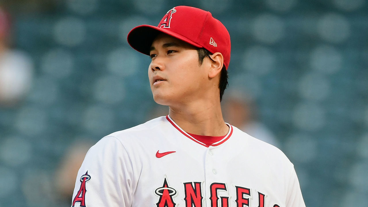 ANAHEIM, CA - AUGUST 12: Los Angeles Angels pitcher Shohei Ohtani (17) pitching during a game against the Toronto Blue Jays played on August 12, 2021 at Angel Stadium in Anaheim, CA.