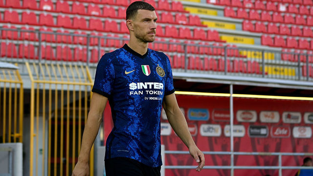 MONZA, ITALY - AUGUST 14: Edin Dzeko of FC Internazionale walks out to the pitch during the pre-season friendly match between FC Internazionale and Dinamo Kiev at U-Power Stadium on August 14, 2021 in Monza, Italy.
