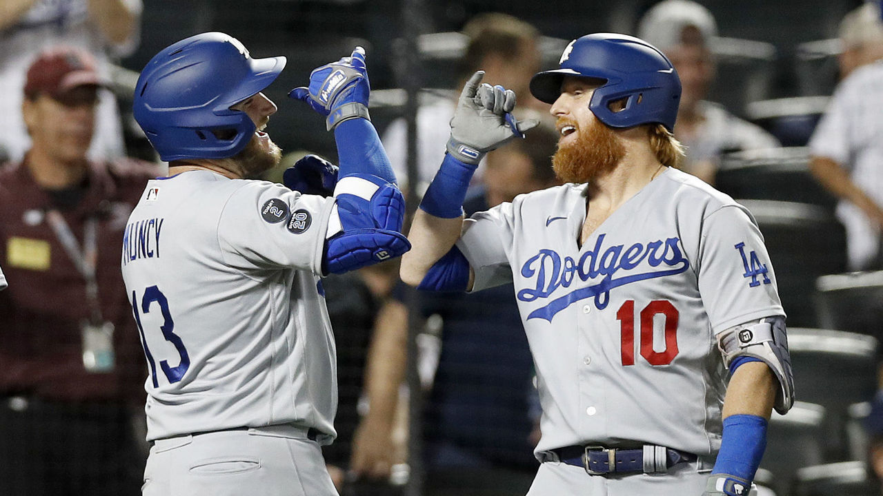 Dodgers beat Pirates 2-1 on HRs by McKinney and Muncy