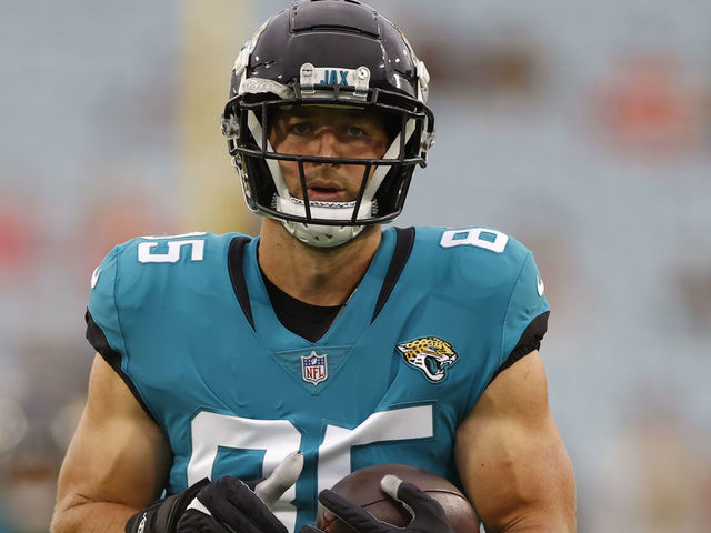 JACKSONVILLE, FL - AUGUST 14: Jacksonville Jaguars Tight End Tim Tebow (85)  during the preseason game between the Cleveland Browns and the Jacksonville  Jaguars on August 14, 2021 at TIAA Bank Field