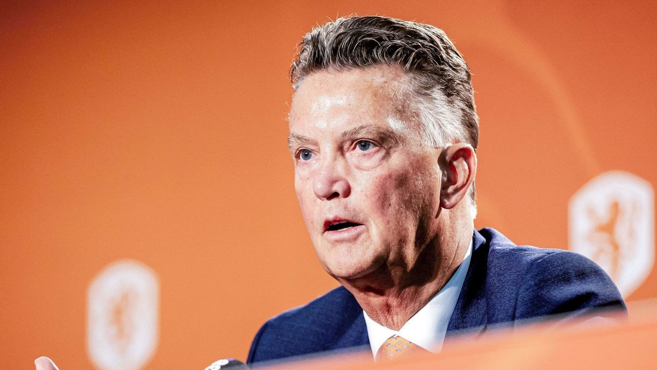 Louis van Gaal is presented by the Dutch football league KNVB as the national coach of the Dutch national team in Zeist on August 17, 2021. - The 70-year-old trainer starts his third term as national coach hoping to bring Orange to victory during the 2022 World Cup. - Netherlands OUT