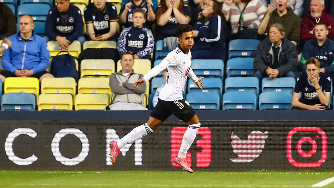 LONDON, ENGLAND - AUGUST 17: Fabio Carvalho of Fulham celebrates after scoring their team's second goal during the Sky Bet Championship match between Millwall and Fulham at The Den on August 17, 2021 in London, England.