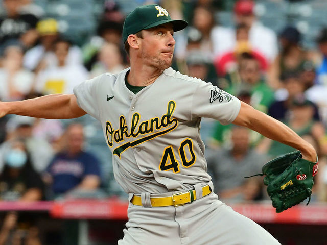 ANAHEIM, CA - JULY 30: Oakland Athletics pitcher Chris Bassitt (40) pitching during the first inning of a game against the Los Angeles Angels played on July 30, 2021 at Angel Stadium in Anaheim, CA.