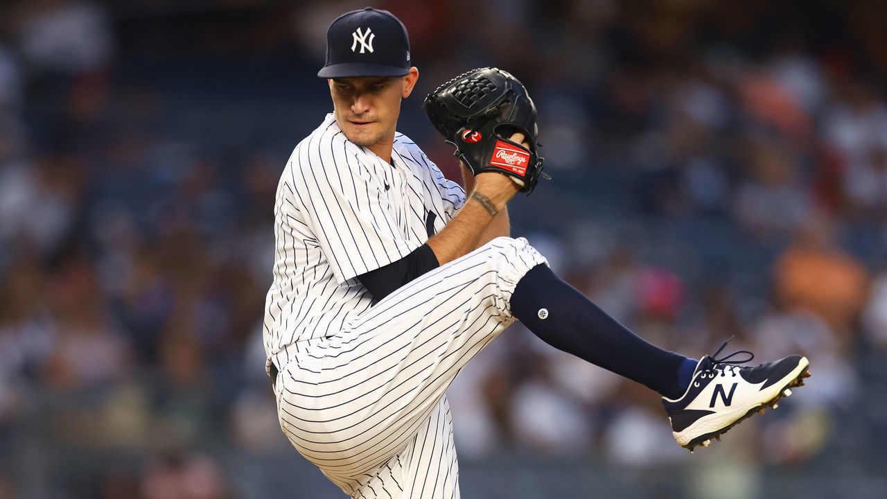 NEW YORK, NEW YORK - AUGUST 18: Andrew Heaney #38 of the New York Yankees pitches in the second inning against the Boston Red Sox at Yankee Stadium on August 18, 2021 in New York City.
