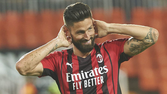VALENCIA, SPAIN - AUGUST 04: (BILD ZEITUNG OUT) Olivier Giroud of AC Milan looks on during the Pre-Season Friendly Match between Valencia and AC Milan at Estadi de Mestalla on August 4, 2021 in Valencia, Spain.