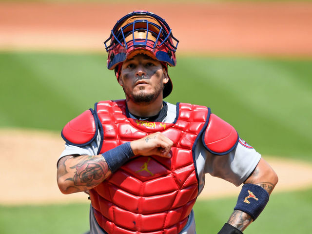 Cards' Molina catches up, throws out runner in 1st action | theScore.com