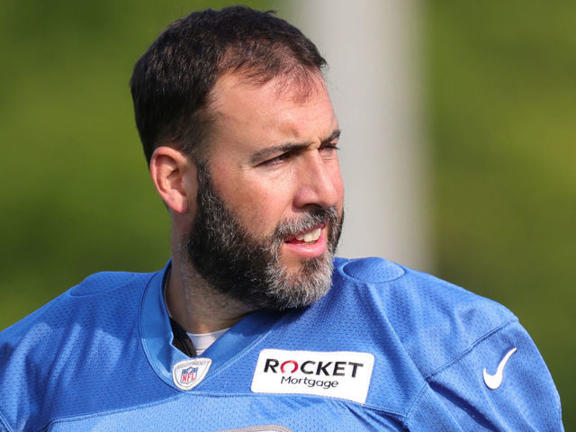 Lions release long-snapper Don Muhlbach on his 40th birthday