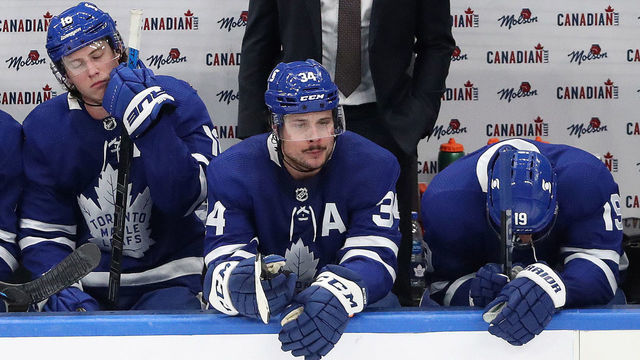 Toronto, ON- May 31 - Toronto Maple Leafs center Mitchell Marner (16), Toronto Maple Leafs center Auston Matthews (34) and Toronto Maple Leafs center Jason Spezza (19) on the bench late in the game as the Toronto Maple Leafs fall to the Montreal Canadiens 3-1 in game seven in the first round of the NHL play-offs at Scotiabank Arena in Toronto. May 31, 2021. (Steve Russell/Toronto Star via Getty Images)