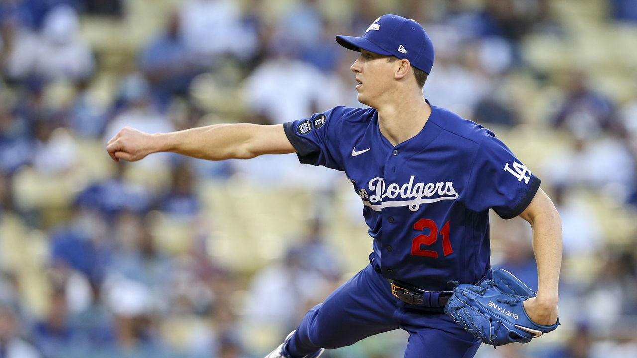 LOS ANGELES, CA - AUGUST 20: Walker Buehler #21 of the Los Angeles Dodgers pitches during the game between the New York Mets and the Los Angeles Dodgers at Dodgers Stadium on Friday, August 20, 2021 in Los Angeles, California.
