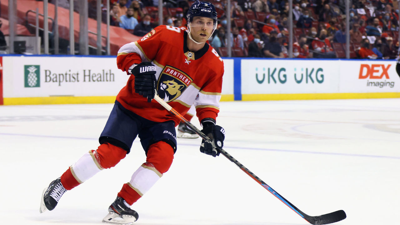 SUNRISE, FLORIDA - MAY 16: Sam Bennett #9 of the Florida Panthers skates against the Tampa Bay Lightning in Game One of the First Round of the 2021 Stanley Cup Playoffs at the BB&T Center on May 16, 2021 in Sunrise, Florida. The Lightning defeated the Panthers 5-4.